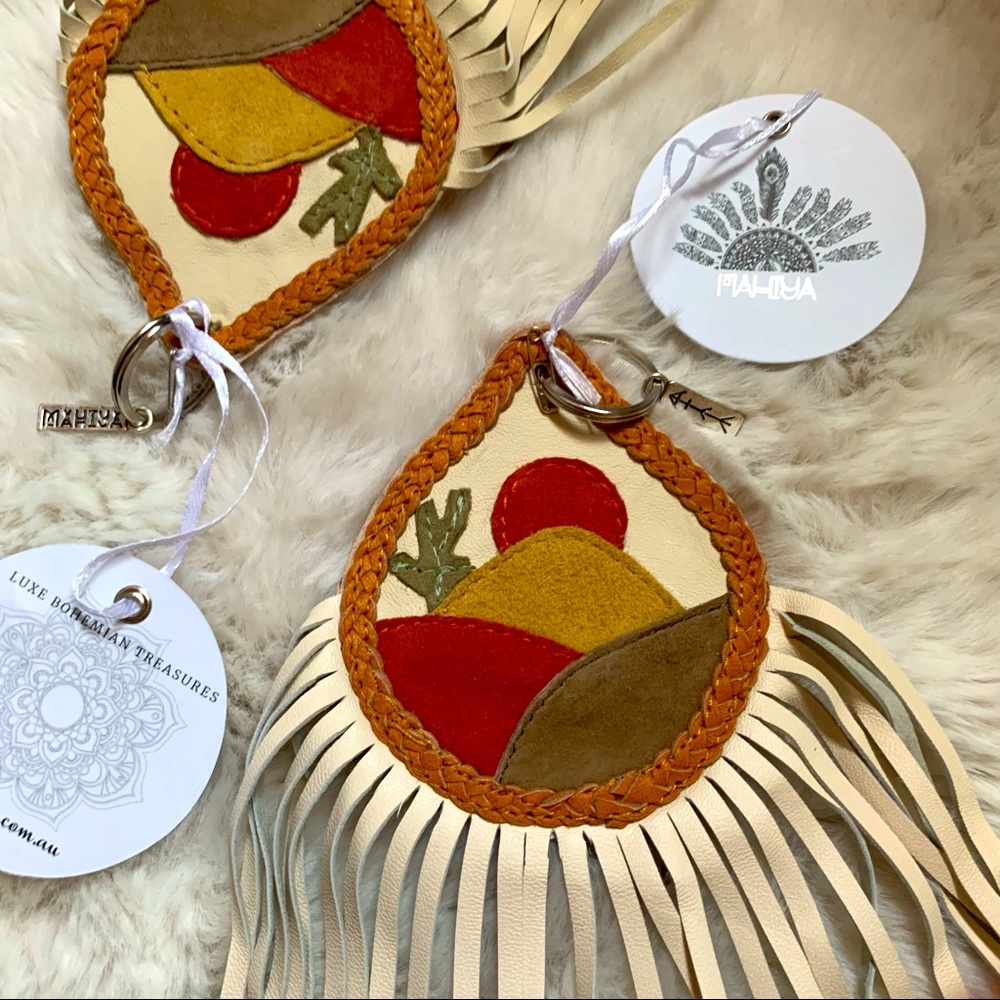 NWT Mahiya oversized key ring